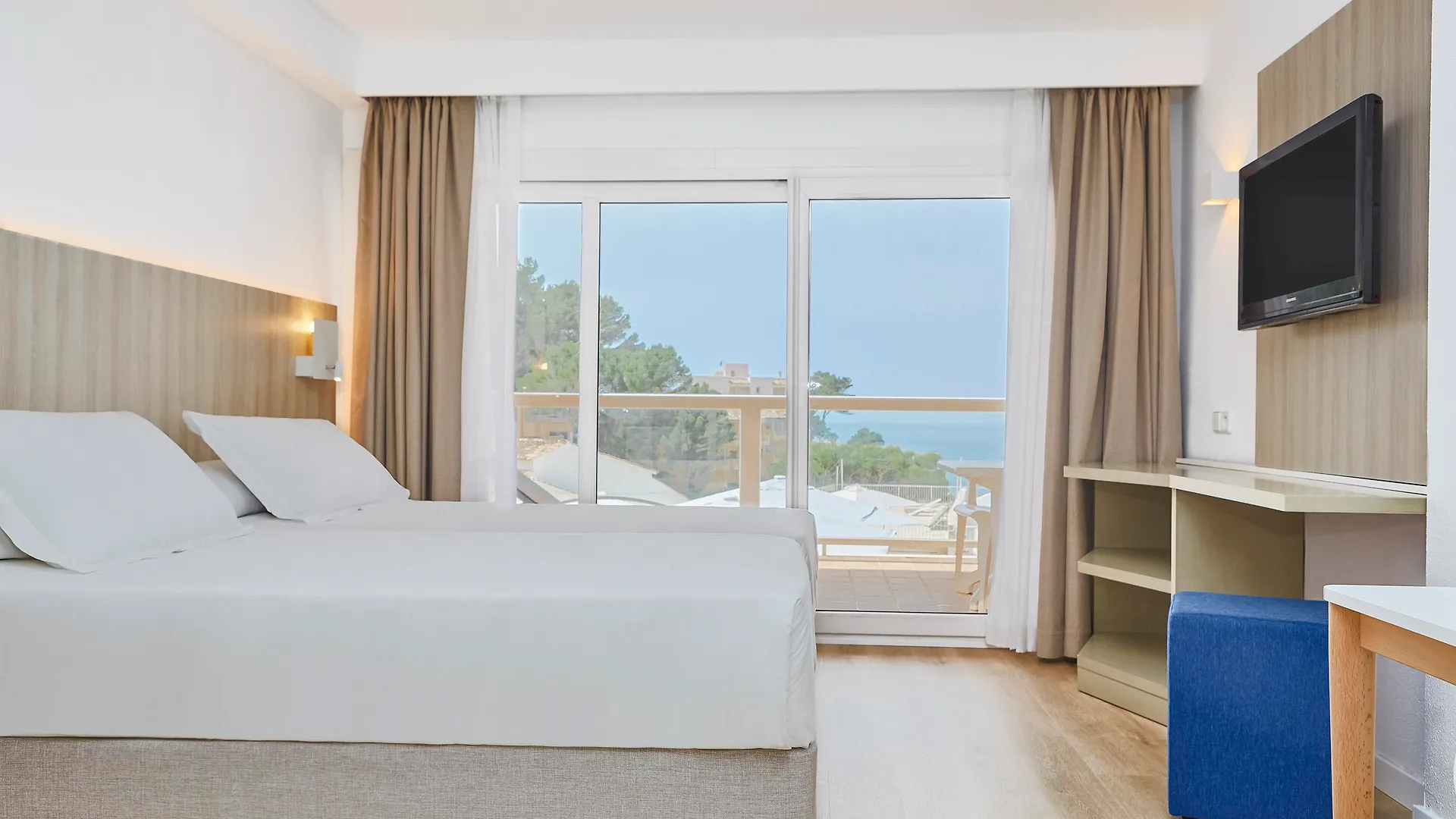Universal Aparthotel Don Camilo Sant Elm