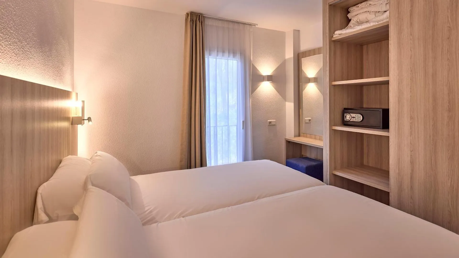 Universal Aparthotel Don Camilo Sant Elm