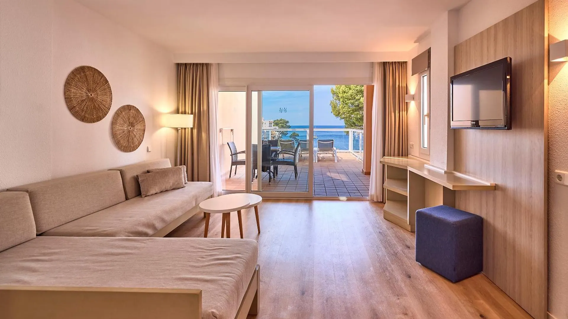 Universal Aparthotel Don Camilo Sant Elm