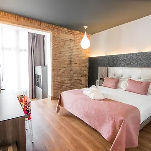 Hotell Petit Palace Museum