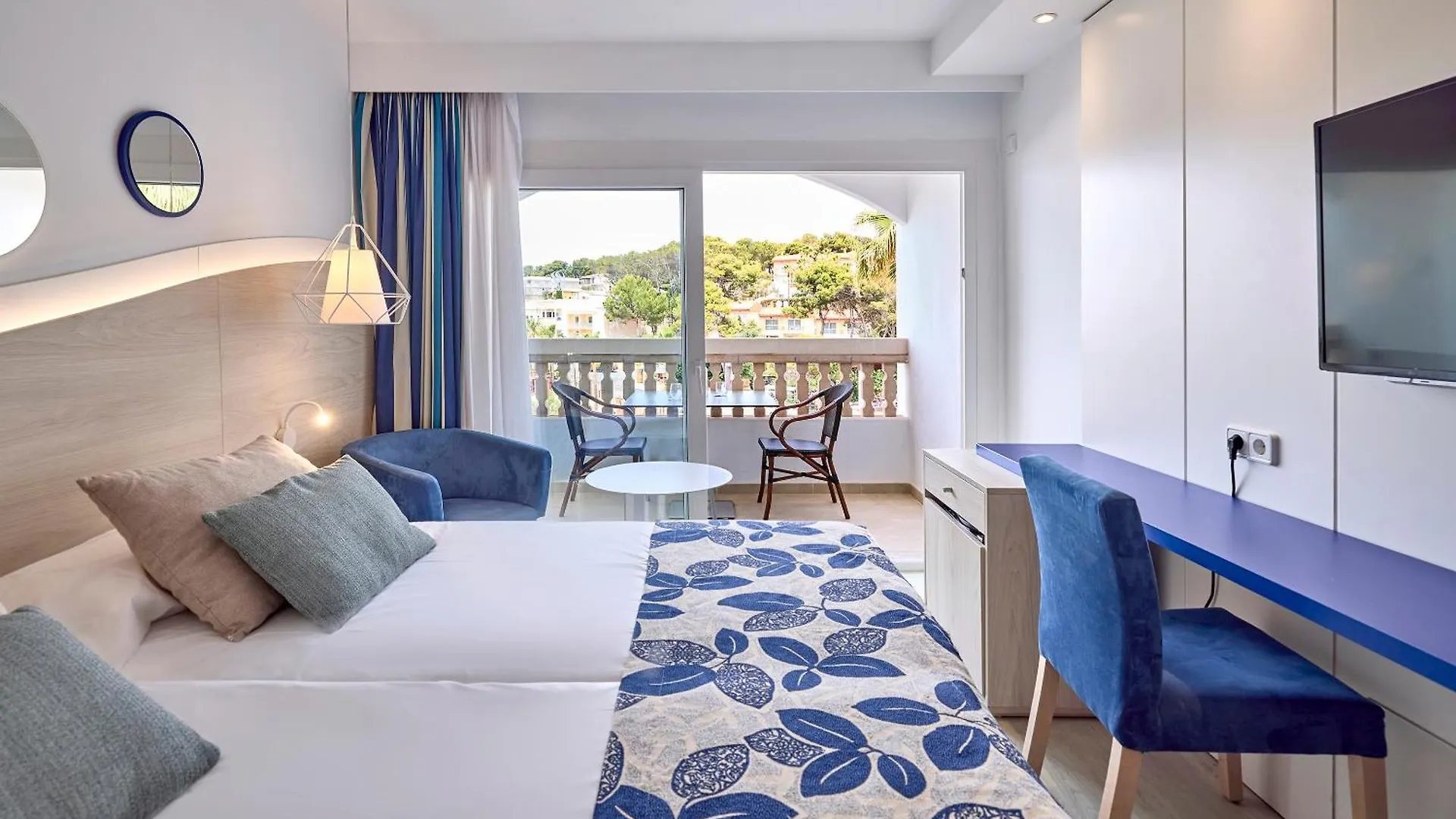 Universal Aparthotel Don Camilo Sant Elm
