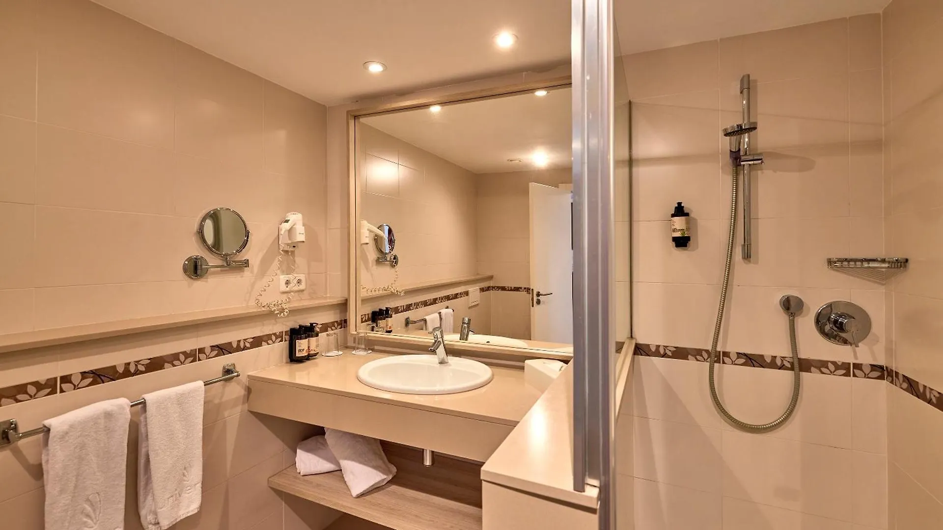 Universal Aparthotel Don Camilo Sant Elm